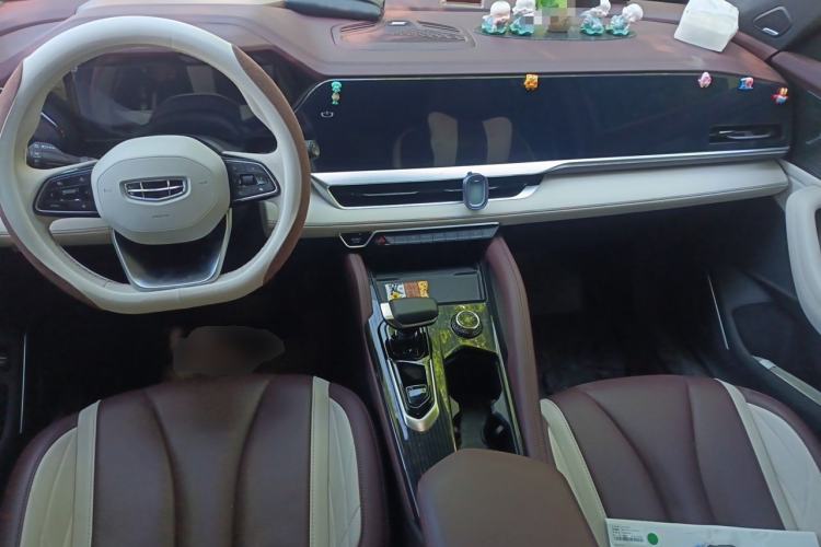Used Geely Auto Monjaro L 2021 2.0TD DCT EVO Two-Wheel Drive Smart Luxury Version Center Console
