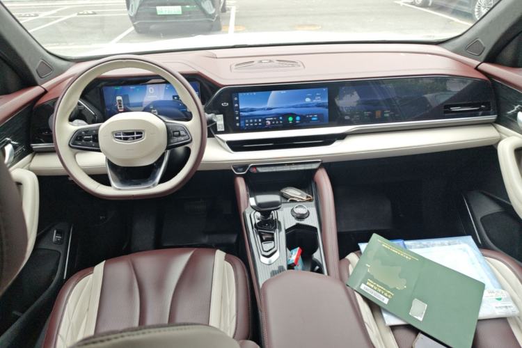 Used Geely Auto Monjaro L 2021 2.0TD DCT EVO Two-Wheel Drive Prestige Version Center Console