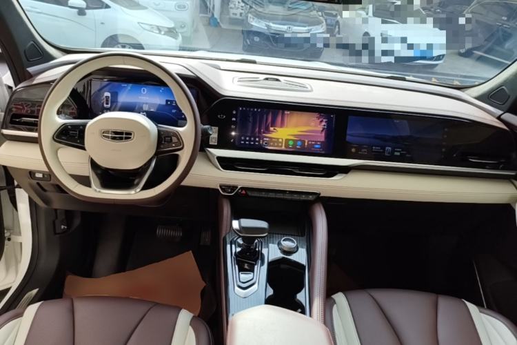 Used Geely Auto Monjaro L 2021 2.0TD DCT EVO Two-Wheel Drive Prestige Version Center Console