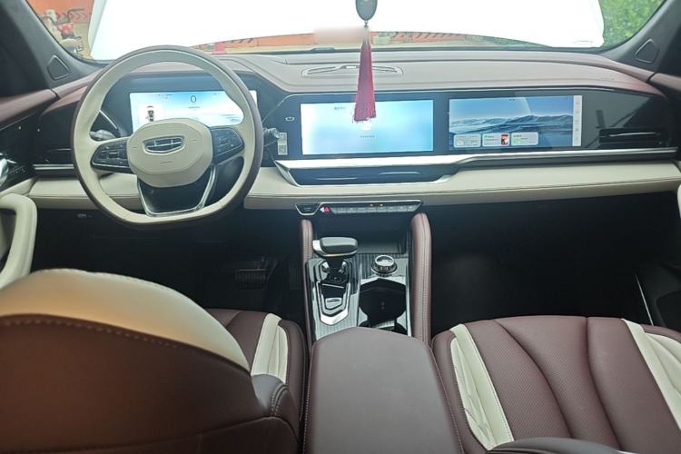 Used Geely Auto Monjaro L 2021 2.0TD DCT EVO Two-Wheel Drive Prestige Version Center Console