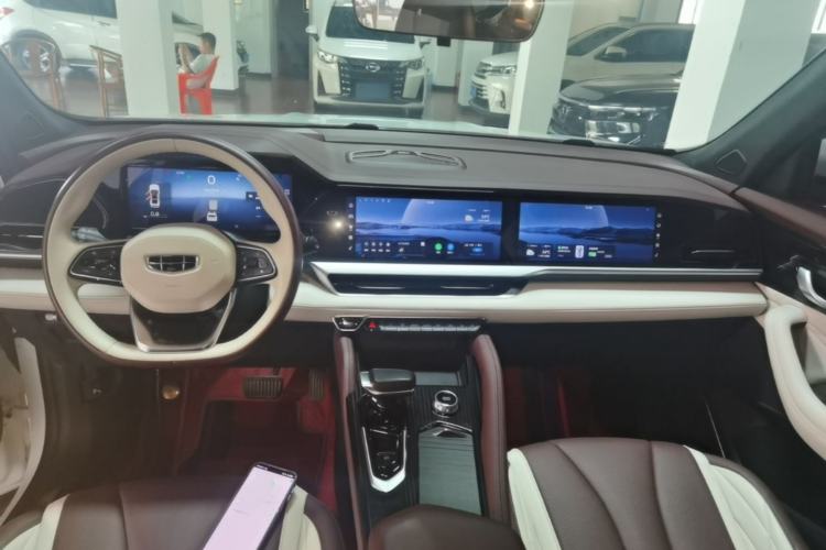 Used Geely Auto Monjaro L 2021 2.0TD DCT EVO Two-Wheel Drive Prestige Version Center Console