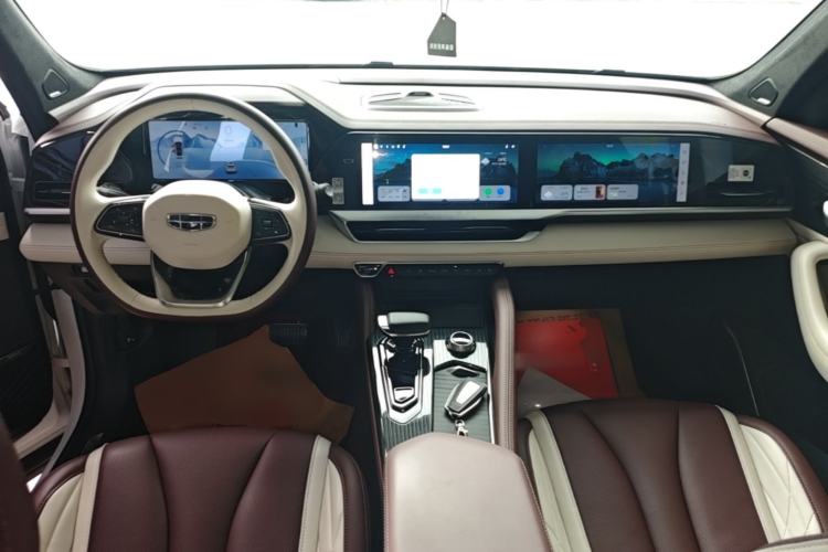 Used Geely Auto Monjaro L 2021 2.0TD DCT EVO Two-Wheel Drive Smart Luxury Version Center Console
