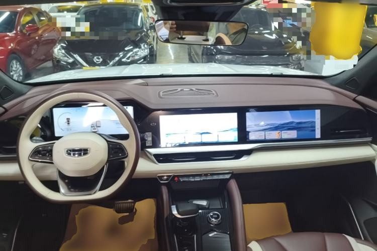Used Geely Auto Monjaro L 2021 2.0TD DCT EVO Two-Wheel Drive Prestige Version Center Console