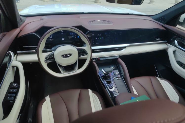 Used Geely Auto Monjaro L 2021 2.0TD DCT EVO Two-Wheel Drive Prestige Version Center Console