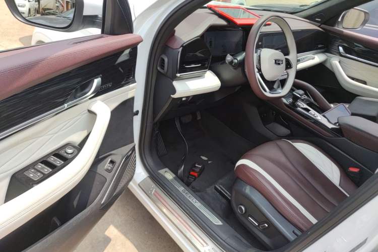 Used Geely Auto Monjaro L 2021 2.0TD High-Power Automatic All-Wheel Drive Luxury Version Driver Seat