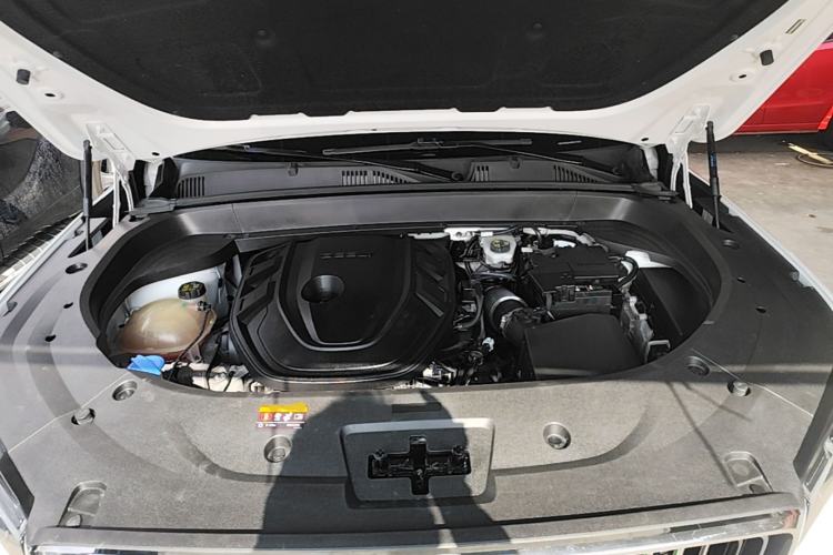 Used Geely Auto Monjaro L 2021 2.0TD High-Power Automatic All-Wheel-Drive Flagship Version Engine Bay