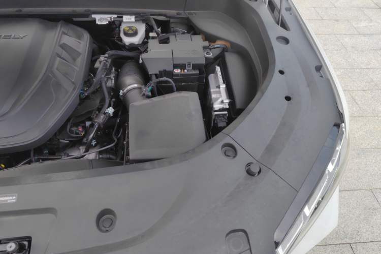 Used Geely Auto Monjaro L 2021 2.0TD DCT EVO Two-Wheel Drive Prestige Version Engine Bay Left