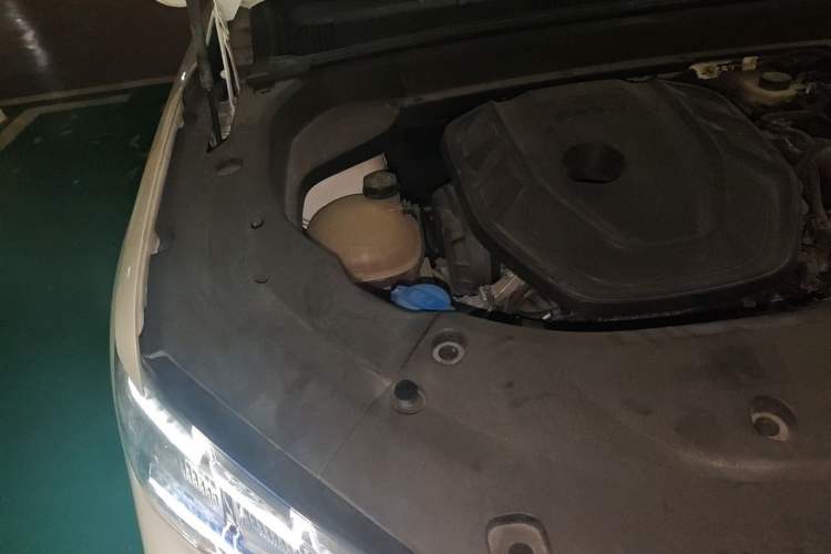 Used Geely Auto Monjaro L 2021 2.0TD DCT EVO Two-Wheel Drive Prestige Version Engine Bay Right