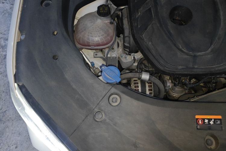 Used Geely Auto Monjaro L 2021 2.0TD DCT EVO Two-Wheel Drive Prestige Version Engine Bay Right