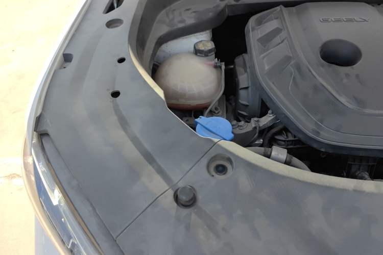 Used Geely Auto Monjaro L 2021 2.0TD High-Power Automatic All-Wheel-Drive Flagship Version Engine Bay Right