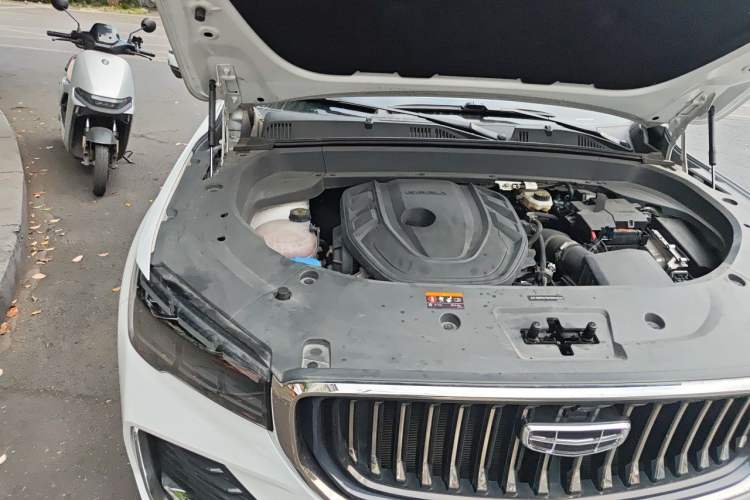 Used Geely Auto Monjaro L 2021 2.0TD DCT EVO Two-Wheel Drive Prestige Version Engine Bay Right