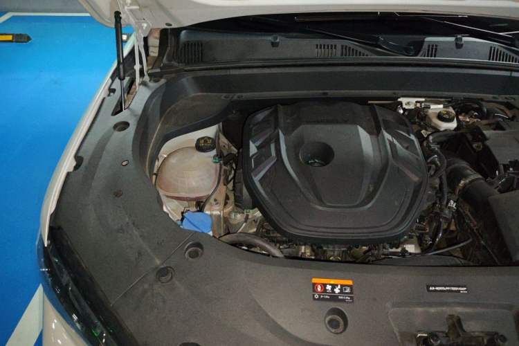 Used Geely Auto Monjaro L 2021 2.0TD DCT EVO Two-Wheel Drive Prestige Version Engine Bay Right