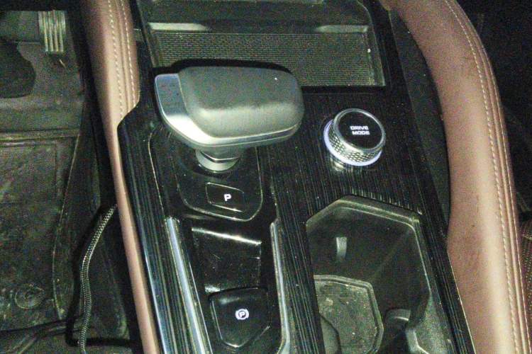 Used Geely Auto Monjaro L 2021 2.0TD DCT EVO Two-Wheel Drive Smart Luxury Version Gear Lever