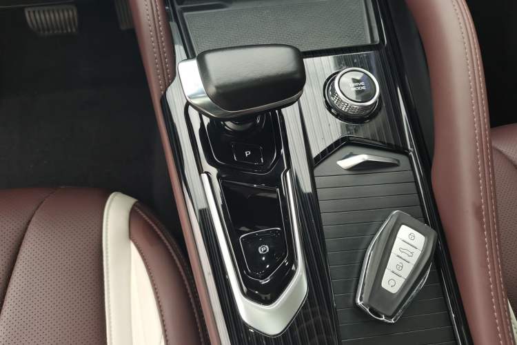 Used Geely Auto Monjaro L 2021 2.0TD DCT EVO Two-Wheel Drive Smart Luxury Version Gear Lever