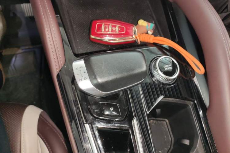 Used Geely Auto Monjaro L 2021 2.0TD DCT EVO Two-Wheel Drive Prestige Version Gear Lever