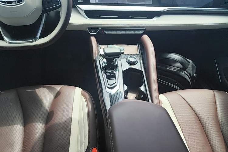 Used Geely Auto Monjaro L 2021 2.0TD DCT EVO Two-Wheel Drive Smart Luxury Version Gear Lever