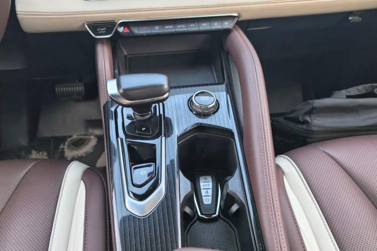 Used Geely Auto Monjaro L 2021 2.0TD High-Power Automatic All-Wheel Drive Luxury Version Gear Lever