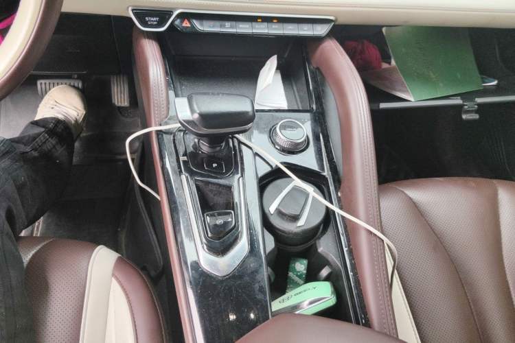 Used Geely Auto Monjaro L 2021 2.0TD DCT EVO Two-Wheel Drive Prestige Version Gear Lever