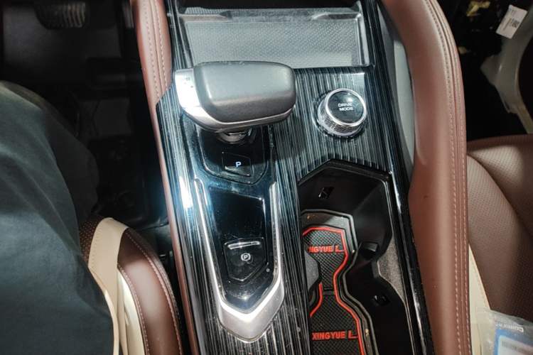Used Geely Auto Monjaro L 2021 2.0TD DCT EVO Two-Wheel Drive Smart Luxury Version Gear Lever