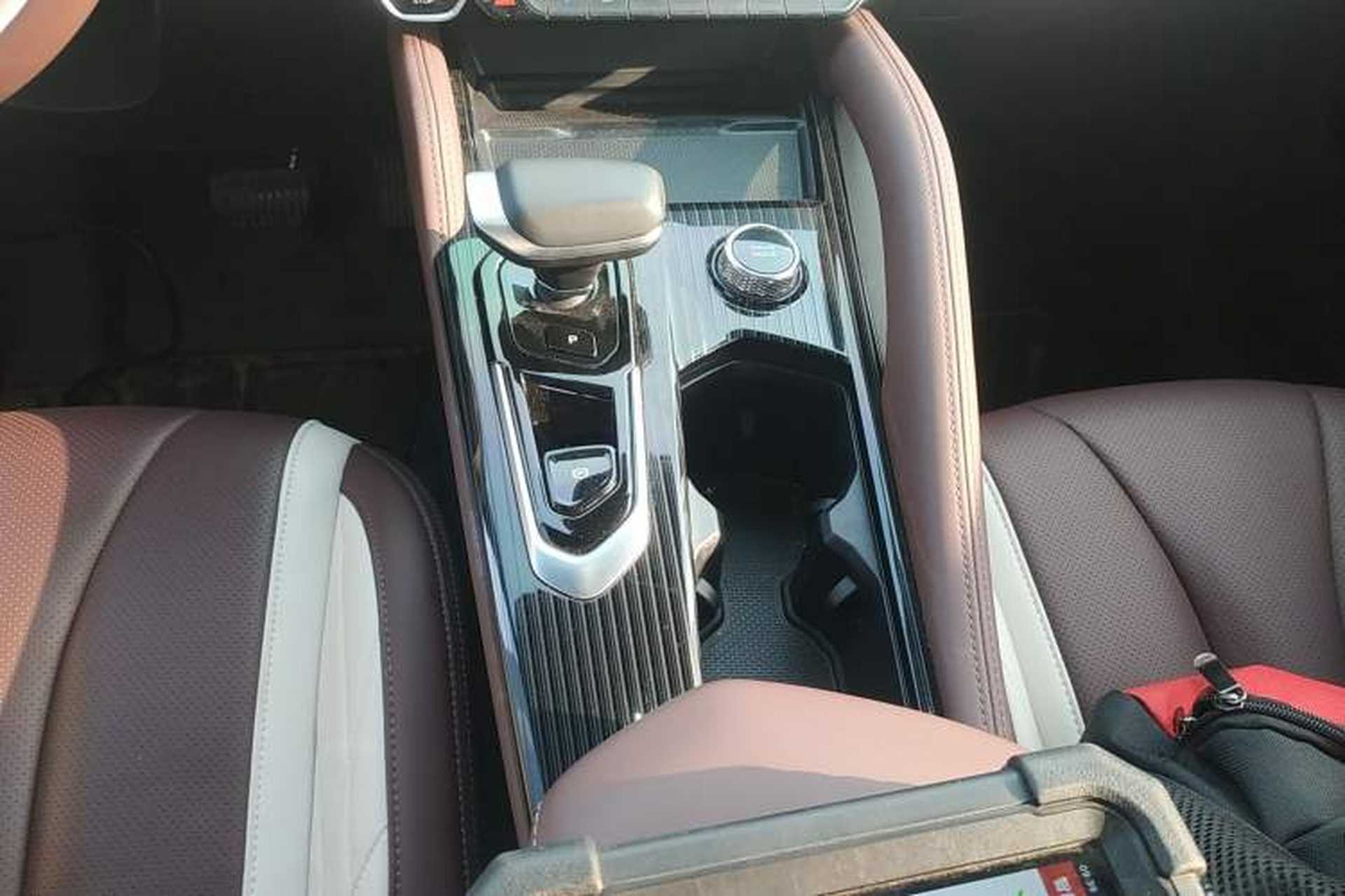 Used Geely Auto Monjaro L 2021 2.0TD High-Power Automatic All-Wheel-Drive Flagship Version Gear Lever