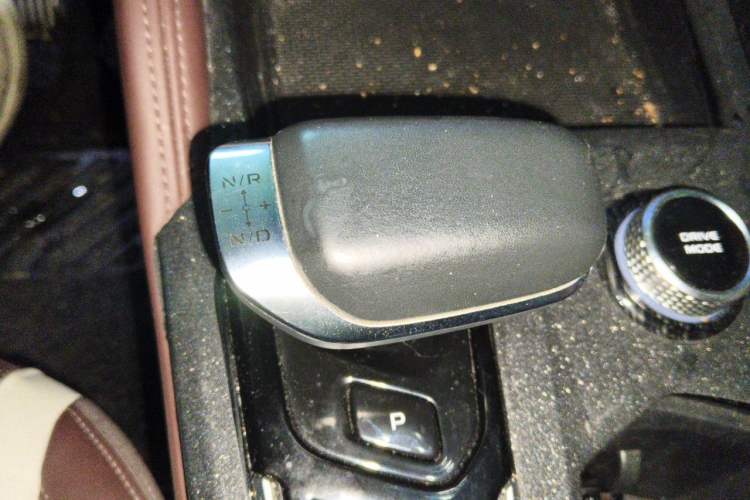 Used Geely Auto Monjaro L 2021 2.0TD DCT EVO Two-Wheel Drive Prestige Version Gear Lever