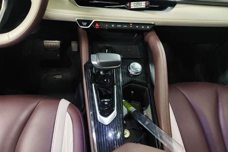 Used Geely Auto Monjaro L 2021 2.0TD DCT EVO Two-Wheel Drive Prestige Version Gear Lever