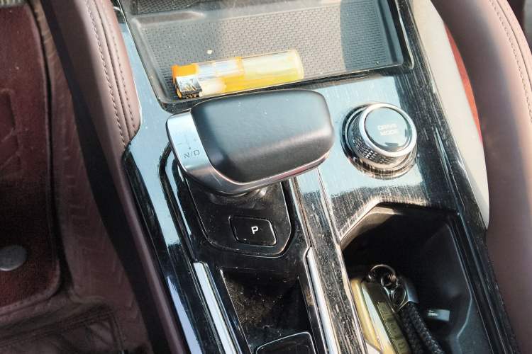 Used Geely Auto Monjaro L 2021 2.0TD High-Power Automatic All-Wheel-Drive Flagship Version Gear Lever