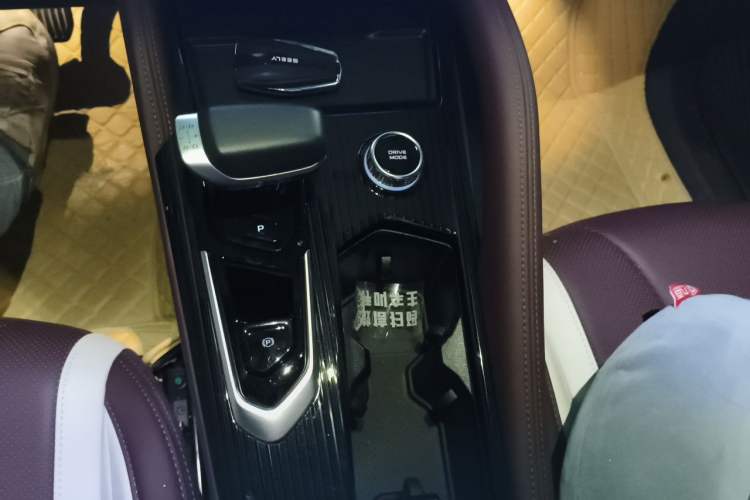 Used Geely Auto Monjaro L 2021 2.0TD DCT EVO Two-Wheel Drive Smart Luxury Version Gear Lever