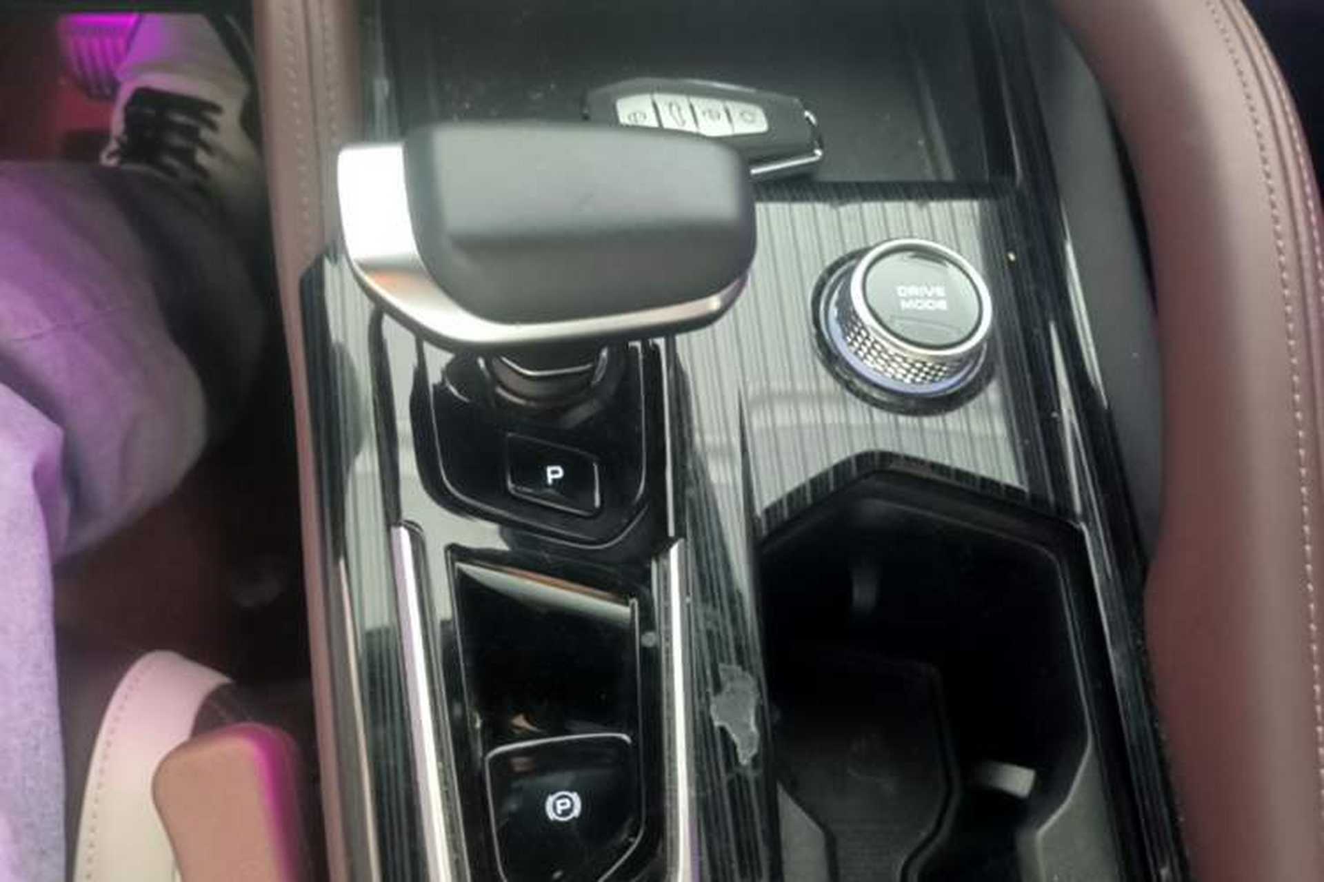 Used Geely Auto Monjaro L 2021 2.0TD DCT EVO Two-Wheel Drive Prestige Version Gear Lever
