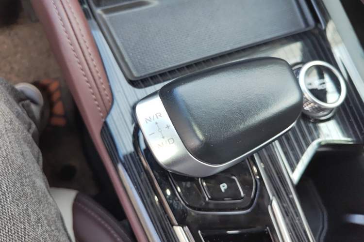 Used Geely Auto Monjaro L 2021 2.0TD DCT EVO Two-Wheel Drive Smart Luxury Version Gear Lever