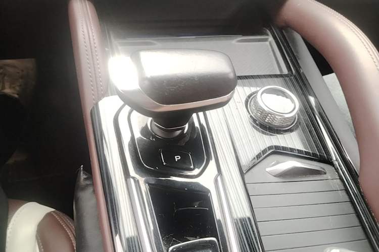Used Geely Auto Monjaro L 2021 2.0TD DCT EVO Two-Wheel Drive Smart Luxury Version Gear Lever