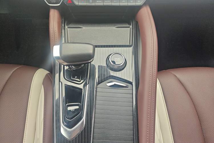 Used Geely Auto Monjaro L 2021 2.0TD DCT EVO Two-Wheel Drive Smart Luxury Version Gear Lever