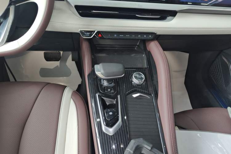 Used Geely Auto Monjaro L 2021 2.0TD High-Power Automatic All-Wheel-Drive Flagship Version Gear Lever