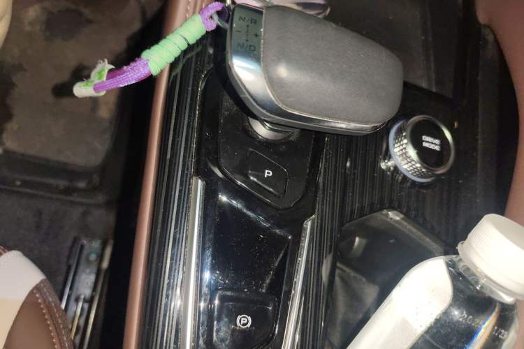 Used Geely Auto Monjaro L 2021 2.0TD DCT EVO Two-Wheel Drive Prestige Version Gear Lever