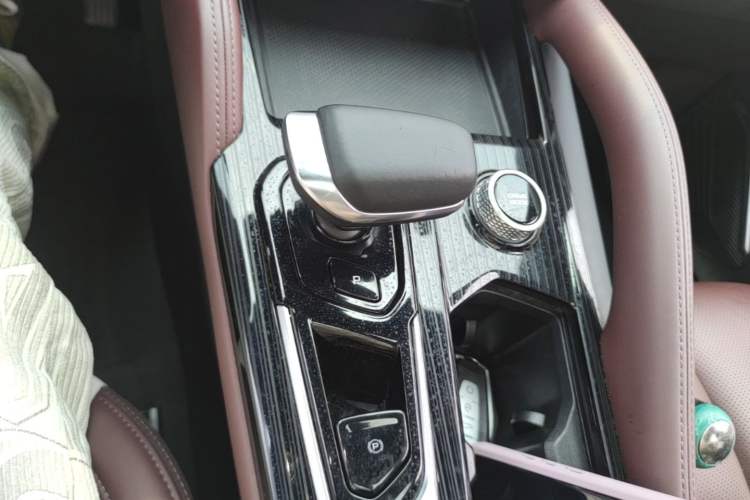 Used Geely Auto Monjaro L 2021 2.0TD High-Power Automatic All-Wheel Drive Luxury Version Gear Lever
