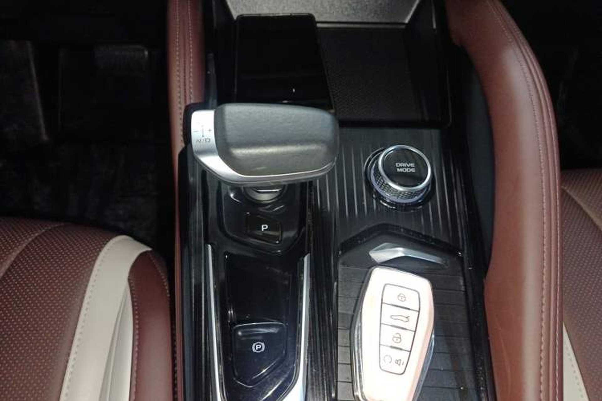 Used Geely Auto Monjaro L 2021 2.0TD DCT EVO Two-Wheel Drive Prestige Version Gear Lever