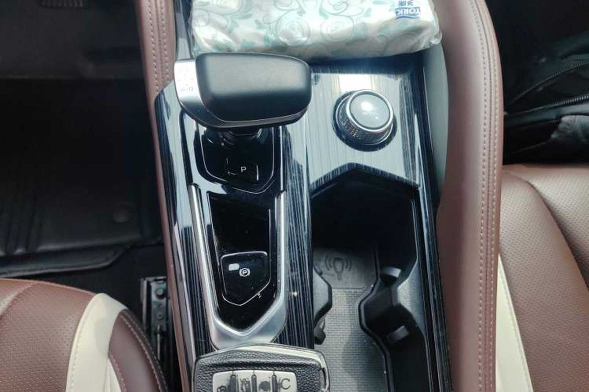 Used Geely Auto Monjaro L 2021 2.0TD DCT EVO Two-Wheel Drive Prestige Version Gear Lever