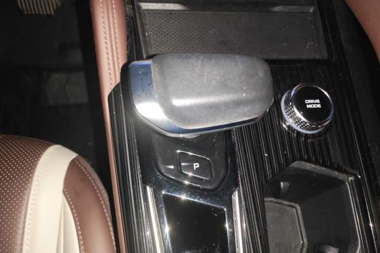 Used Geely Auto Monjaro L 2021 2.0TD High-Power Automatic All-Wheel-Drive Flagship Version Gear Lever