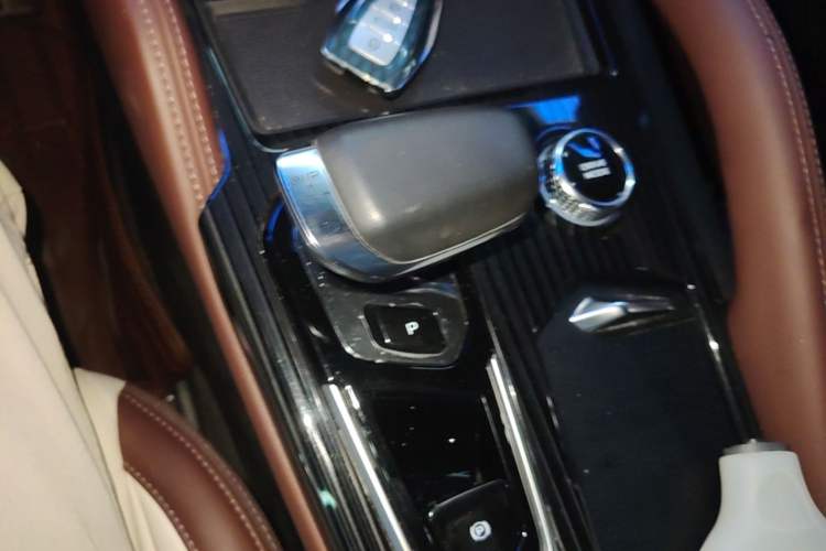 Used Geely Auto Monjaro L 2021 2.0TD High-Power Automatic All-Wheel-Drive Flagship Version Gear Lever