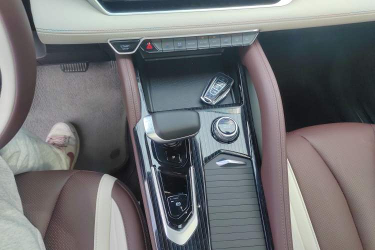 Used Geely Auto Monjaro L 2021 2.0TD DCT EVO Two-Wheel Drive Prestige Version Gear Lever