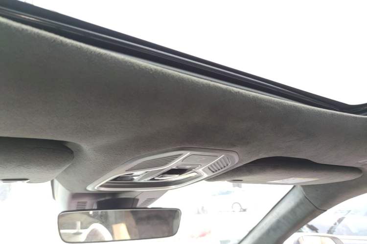 Used Geely Auto Monjaro L 2021 2.0TD High-Power Automatic All-Wheel Drive Luxury Version Headliner