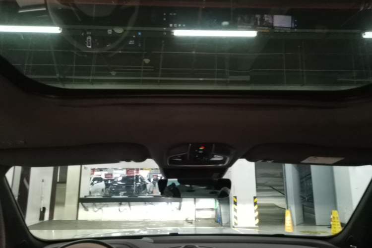 Used Geely Auto Monjaro L 2021 2.0TD High-Power Automatic All-Wheel-Drive Flagship Version Headliner