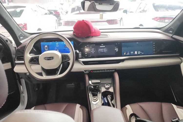 Used Geely Auto Monjaro L 2021 2.0TD DCT EVO Two-Wheel Drive Smart Luxury Version Interior 2