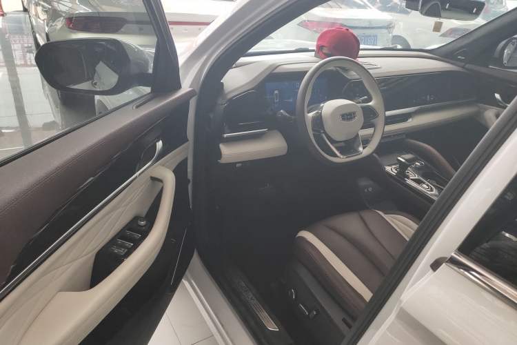 Used Geely Auto Monjaro L 2021 2.0TD DCT EVO Two-Wheel Drive Smart Luxury Version Interior 3