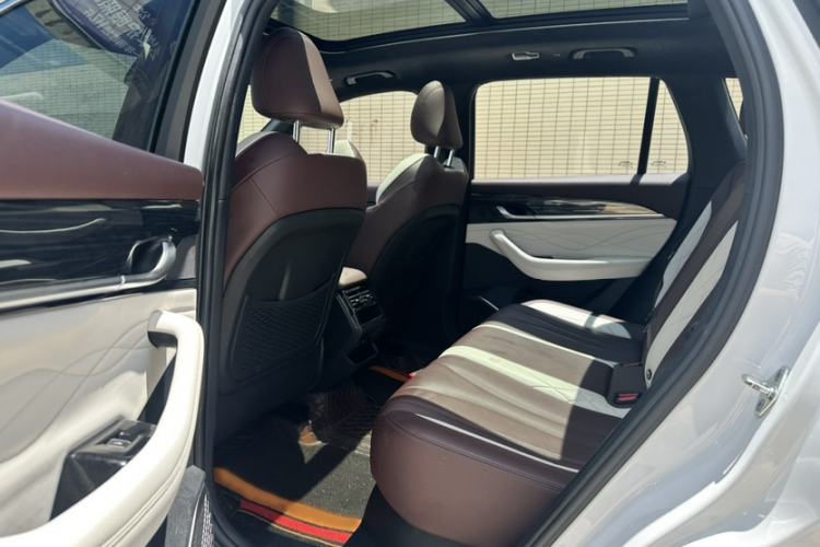 Used Geely Auto Monjaro L 2021 2.0TD DCT EVO Two-Wheel Drive Prestige Version Interior 4