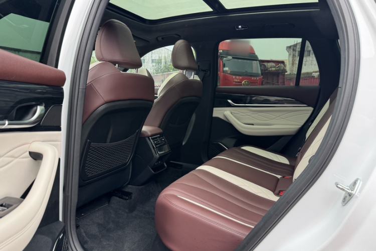 Used Geely Auto Monjaro L 2021 2.0TD DCT EVO Two-Wheel Drive Smart Luxury Version Interior 4