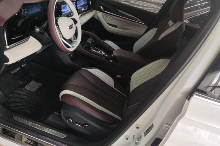 Used Geely Auto Monjaro L 2021 2.0TD DCT EVO Two-Wheel Drive Prestige Version Left Front Seat