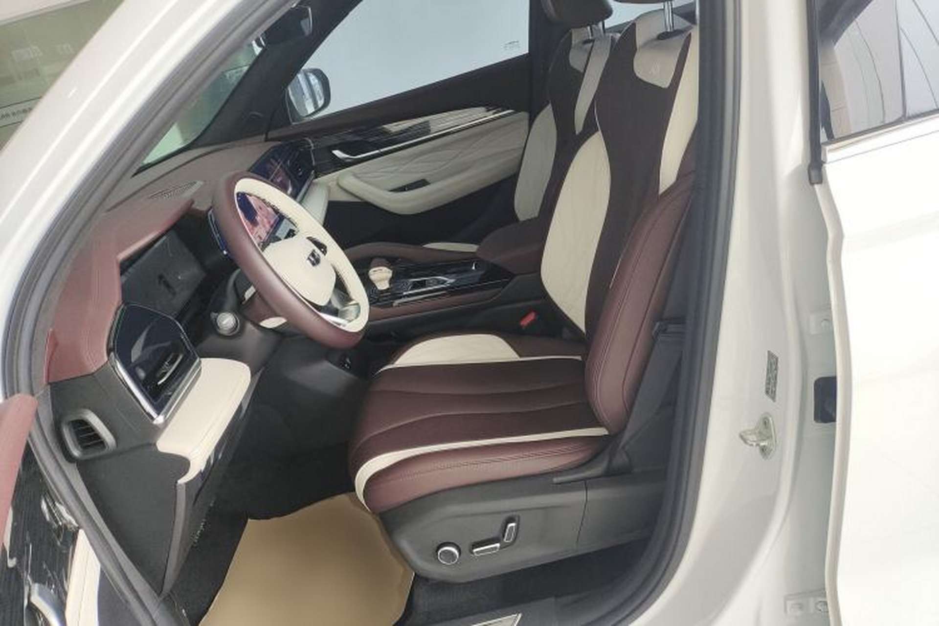 Used Geely Auto Monjaro L 2021 2.0TD DCT EVO Two-Wheel Drive Prestige Version Left Front Seat