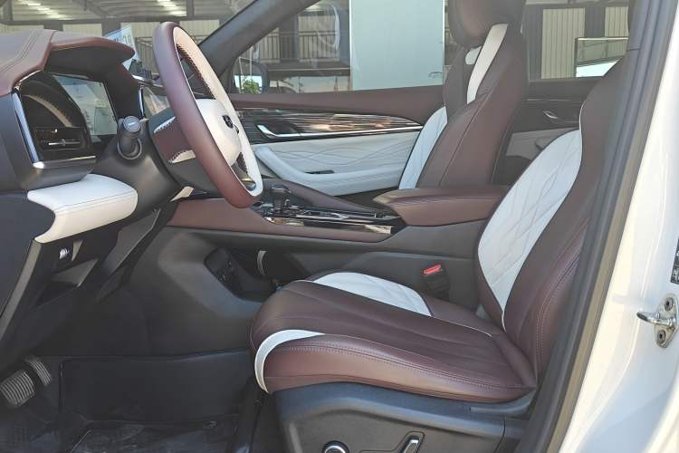 Used Geely Auto Monjaro L 2021 2.0TD DCT EVO Two-Wheel Drive Prestige Version Left Front Seat