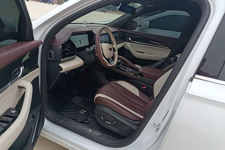 Used Geely Auto Monjaro L 2021 2.0TD DCT EVO Two-Wheel Drive Prestige Version Left Front Seat